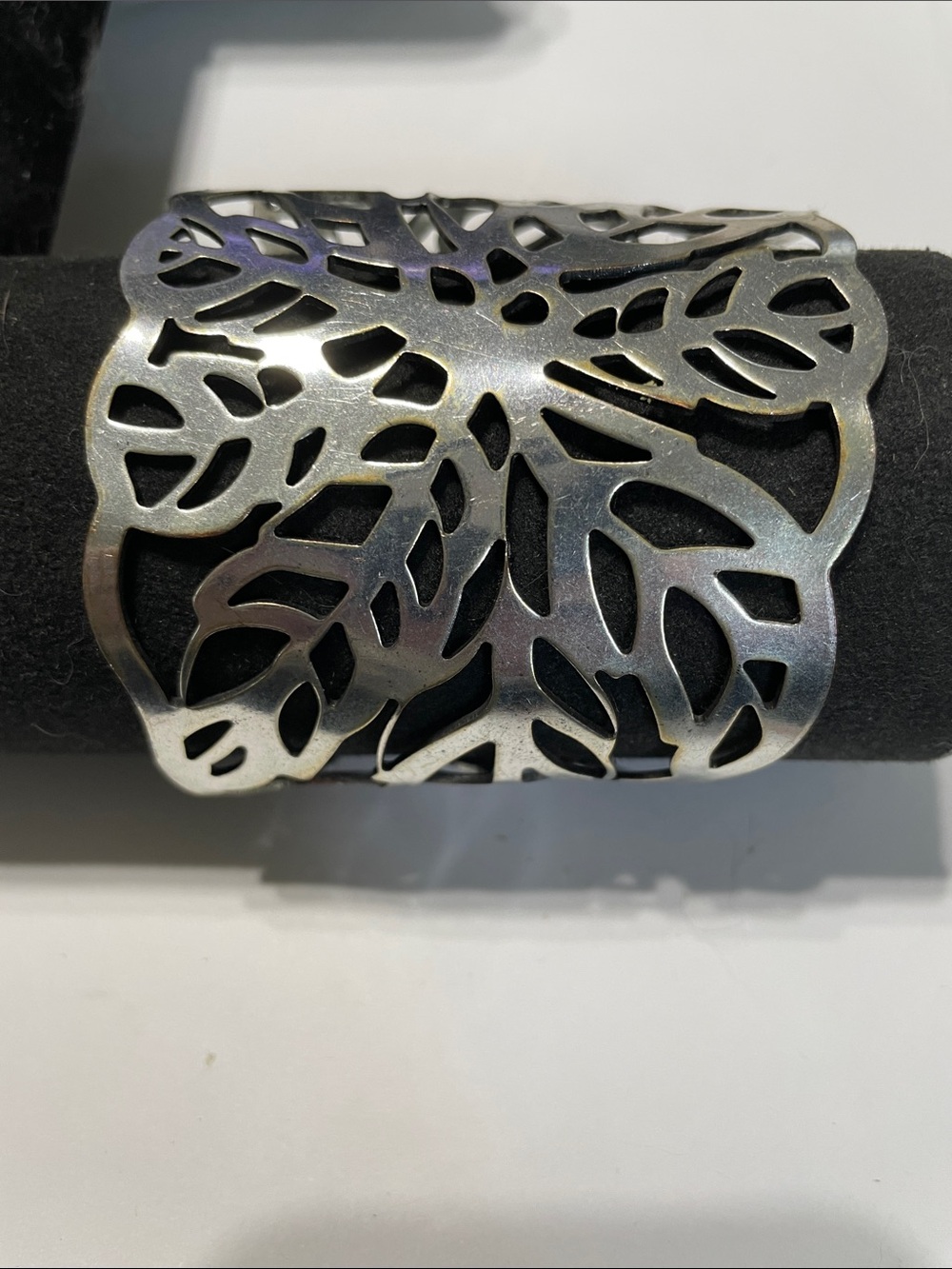 Silver Filigree Cutout Cuff Bracelet   D’s